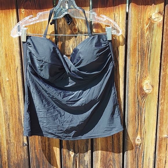 Black Tanktop/swim top - Picture 9 of 11